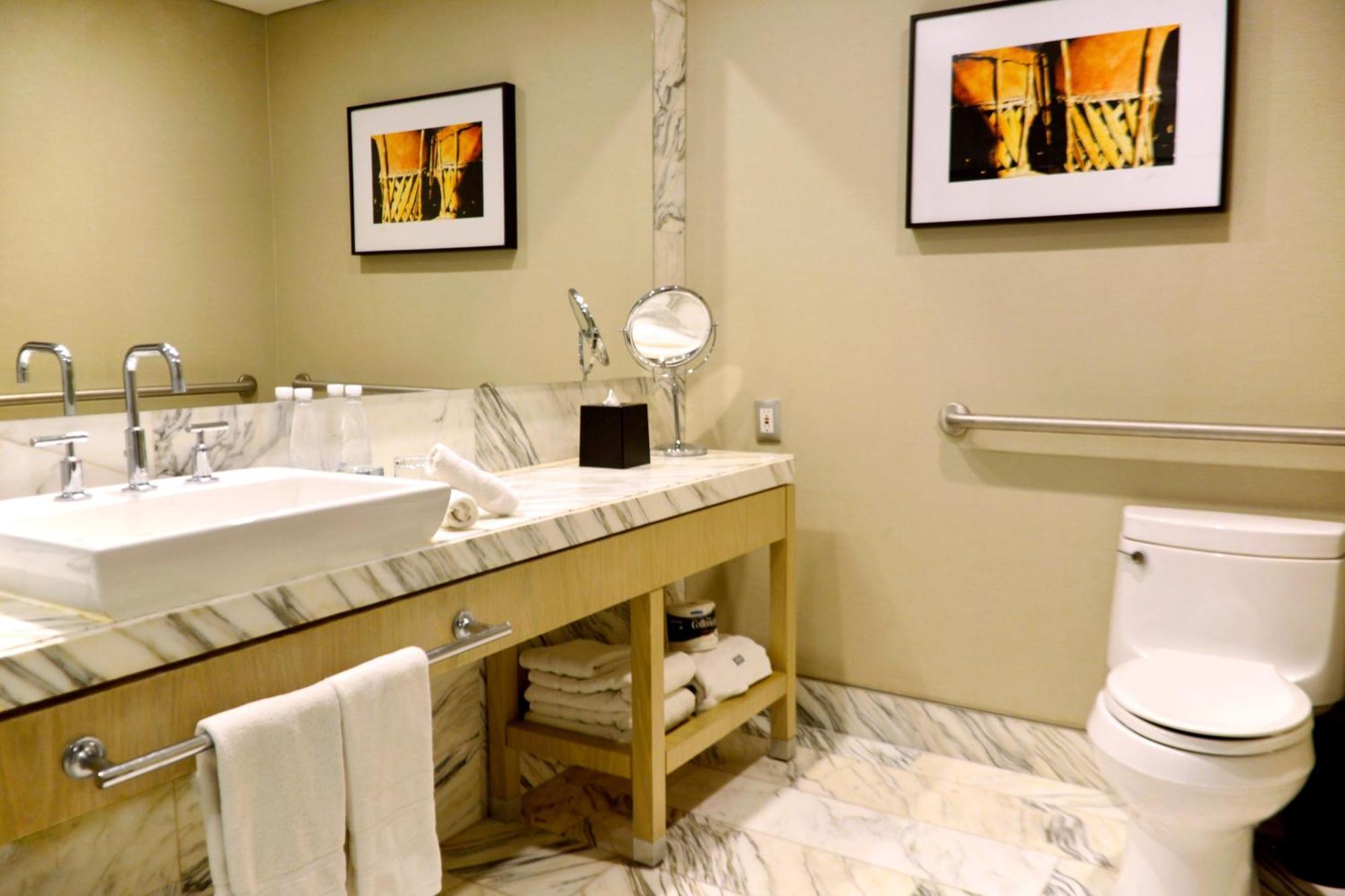 The Westin Guadalajara Hotel Екстериор снимка